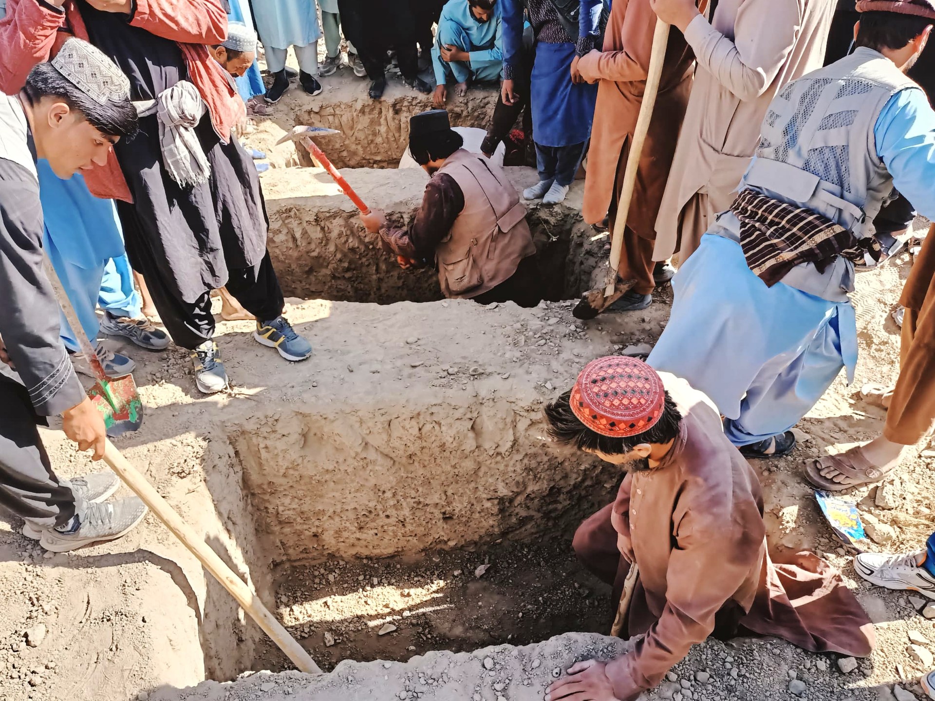 Afghanistan accuses Pakistan of breaking truce as 10 killed in air attacks