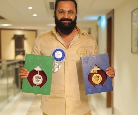 Rishab Shetty with his National Award for 'Kantara' (PC: Instagram)