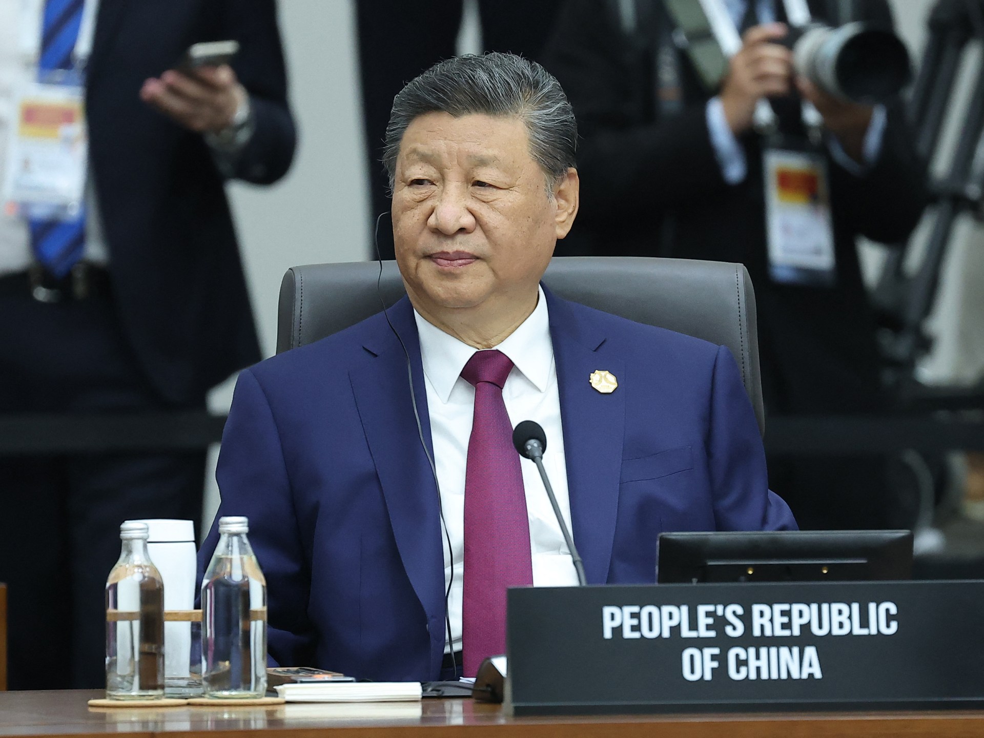 China’s Xi takes centre stage at APEC, meets leaders as Trump snubs forum