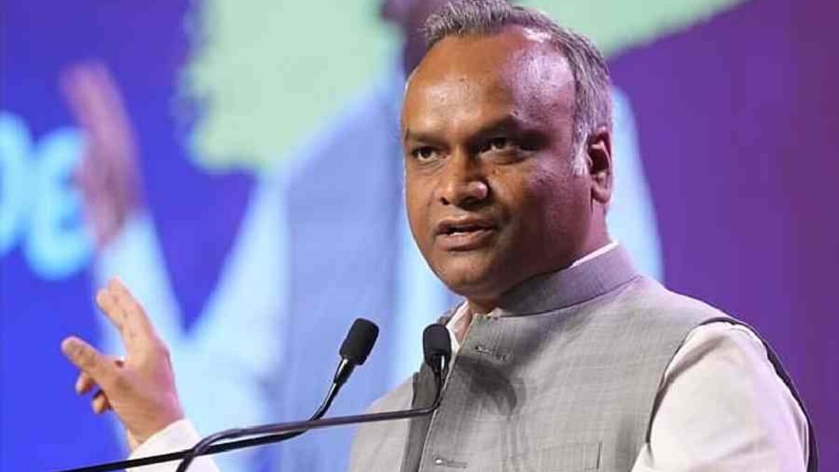 Priyank Kharge-BJP fight over his RSS ban call and father Mallikarjun’s old pic