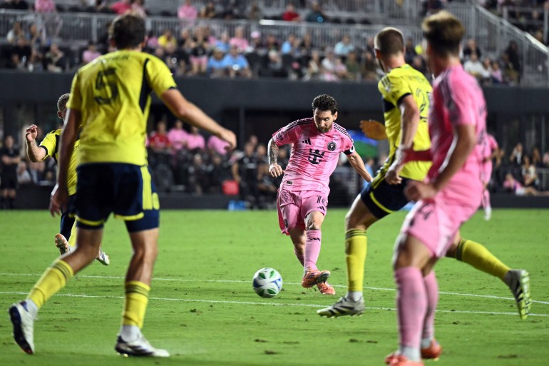 Lionel Messi in action.