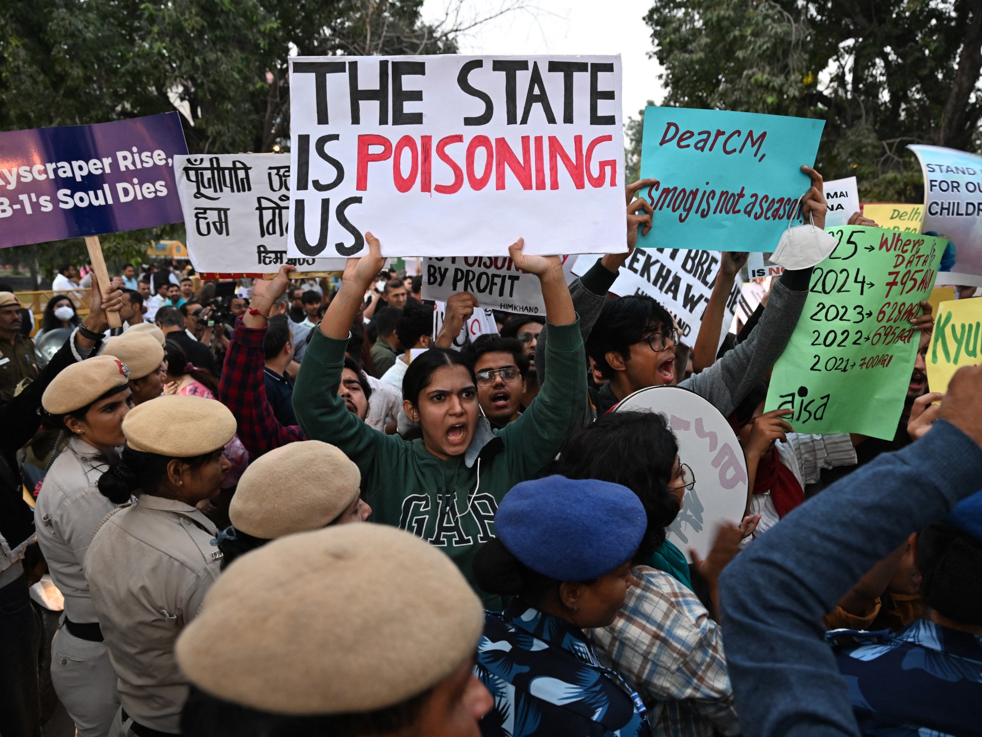 Photos: ‘I just want to breathe’ – Protests over pollution in New Delhi