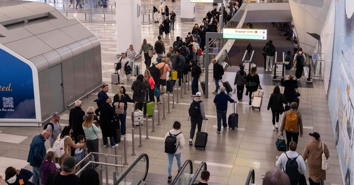Airlines cancel 3,300 US flights amid fears travel could ‘slow to trickle’