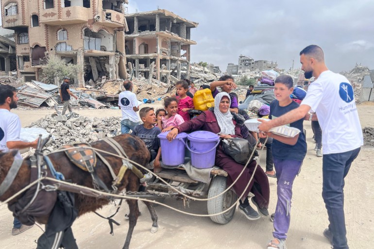 Food distribution by Humanity First UK in Gaza