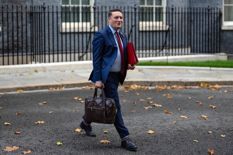 LONDON, ENGLAND - NOVEMBER 4: Britain's Secretary of State for Health and Social Care, Wes Streeting, leaves after attending the weekly meeting of ministers in His Majesty's Government at 10, Downing Street on November 4, 2025 in London, England. (Photo by Carl Court/Getty Images)