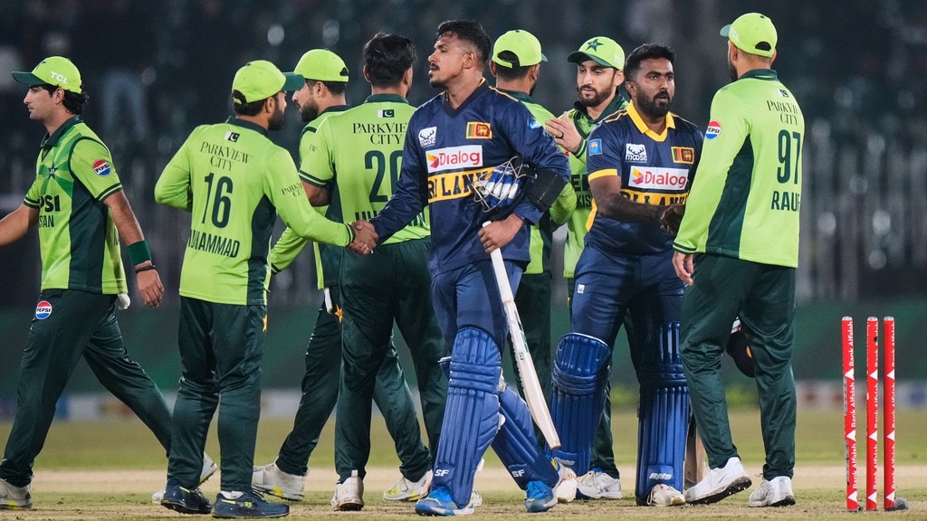 Sri Lanka threatens action against players considering leaving Pak after Islamabad blast