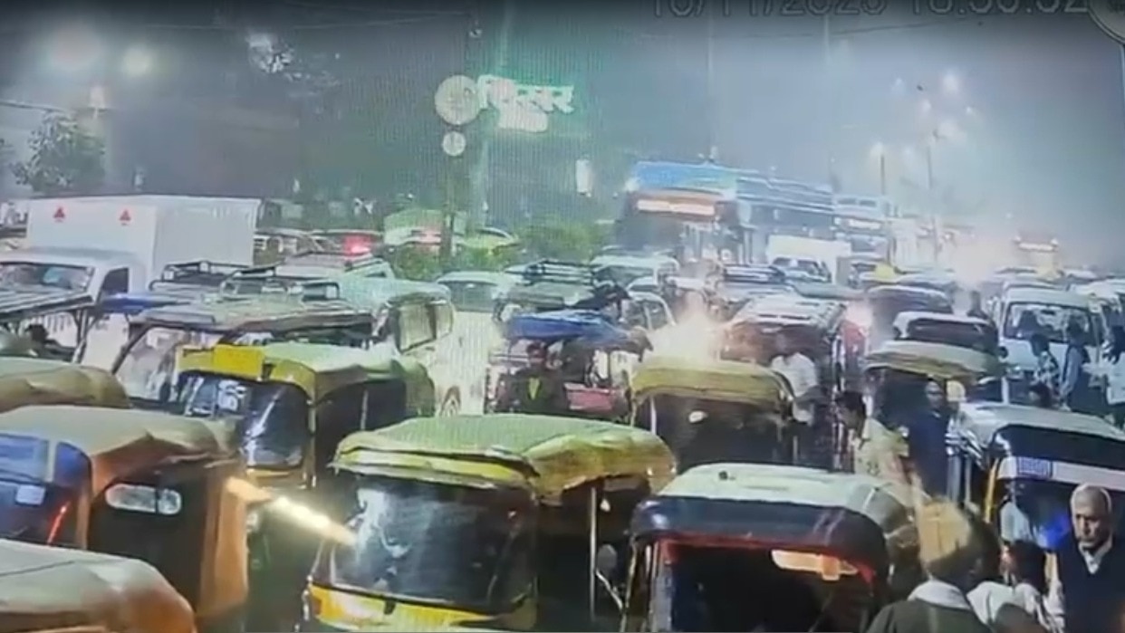 Huge blast, then street lights go out: New video shows impact of Delhi explosion